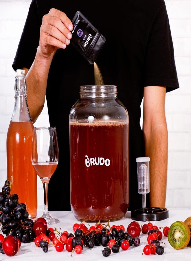 Brudo مجموعة برودو لصنع النبيذ المنزلي - تتضمن مرطبان سعة 4 لترات، وصمام تهوية، ومعقم، وخميرة، ومغذيات الخميرة، ومصفّي - جميع المعدات اللازمة لصنع 5 زجاجات من النبيذ بخطوات بسيطة - Image 5